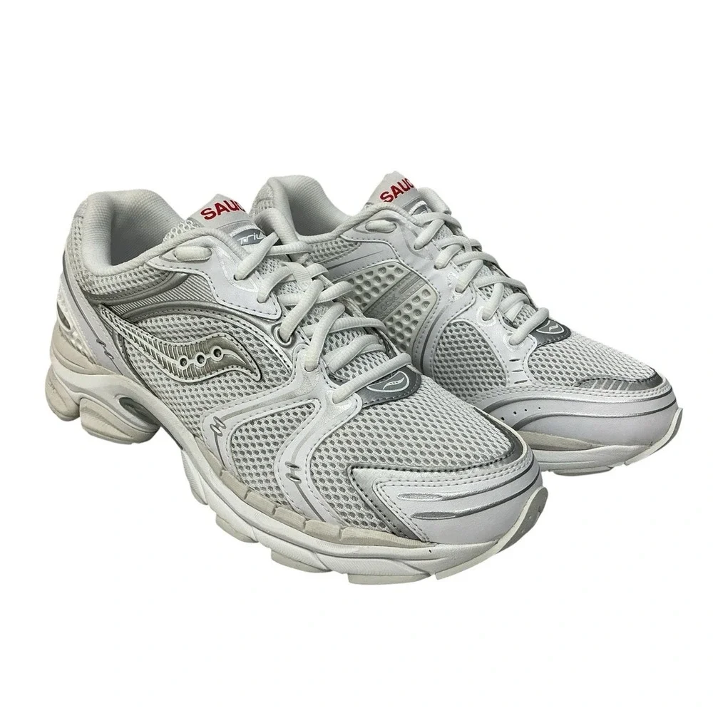 Saucony ProGrid Triumph 4 Heritage in white and silver features Women's Size 6.5